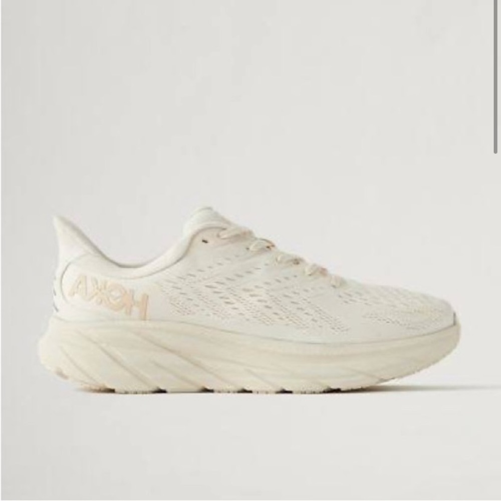 NEW Hoka Clifton 8 shifting sand/egg nog